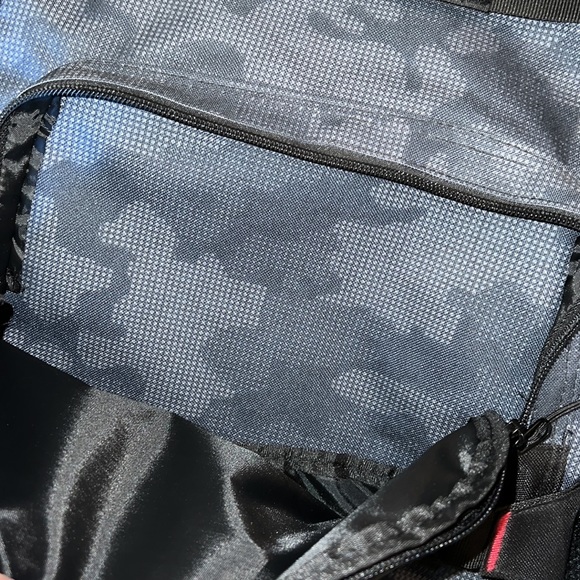 Gerry Camo backpack. NWOT - Picture 4 of 4